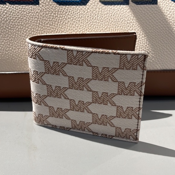 Michael Kors Men’s Women’s Cooper Logo Fabric Billfold Wallet Light Cream Multi - Picture 2 of 16